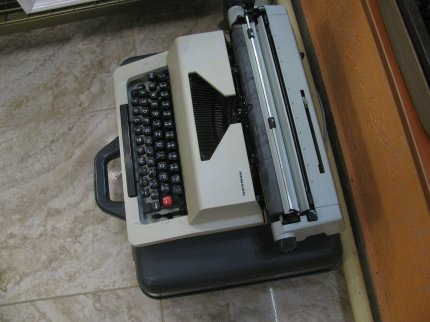 Пишущая машинка «REMAGG»